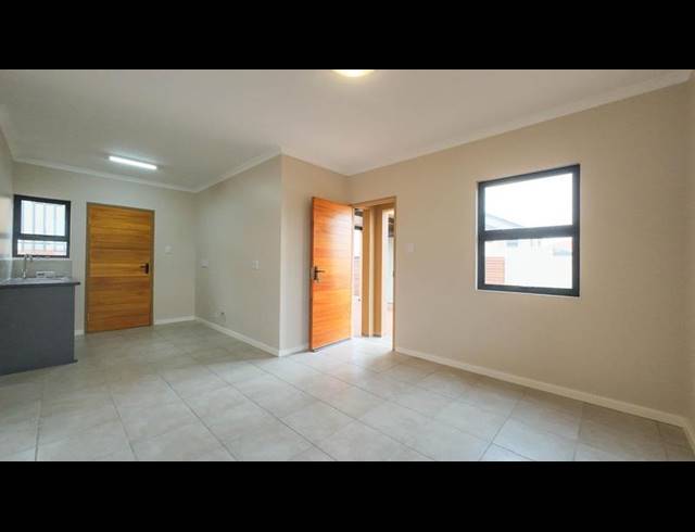 3 BEDROOM TOWNHOUSE FOR SALE IN BISHOPSTOWE